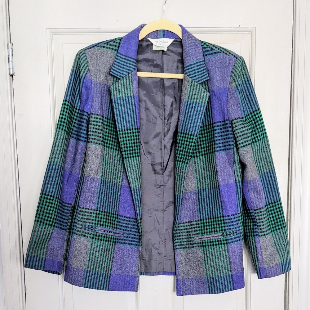 Vintage wool green & purple plaid skirt suit size 8